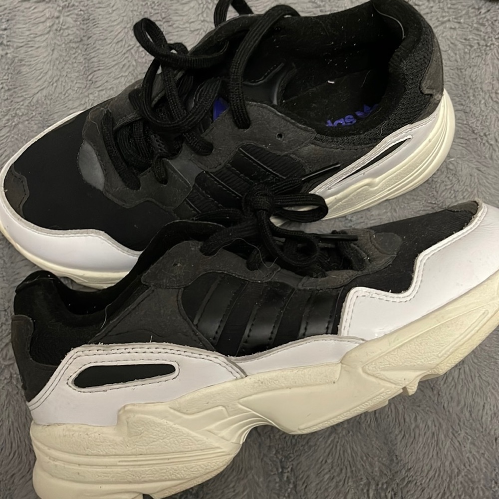 Adidas”Torsion” Sneakers